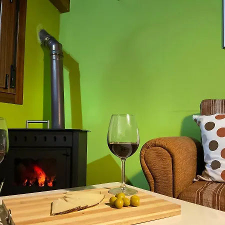 Tranquila Casita De Invitados En Con Chimenea